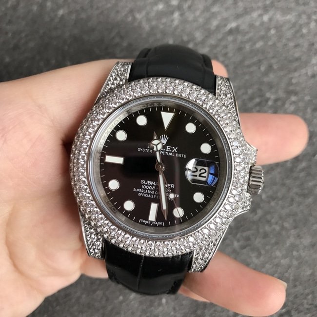 top-tier replica watch Rolex men's black dial black belt Submariner series fully automatic movementleather strap watch front view