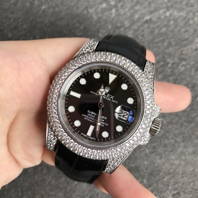top-tier replica watch Rolex men's black dial black belt Submariner series fully automatic movementleather strap watch front view