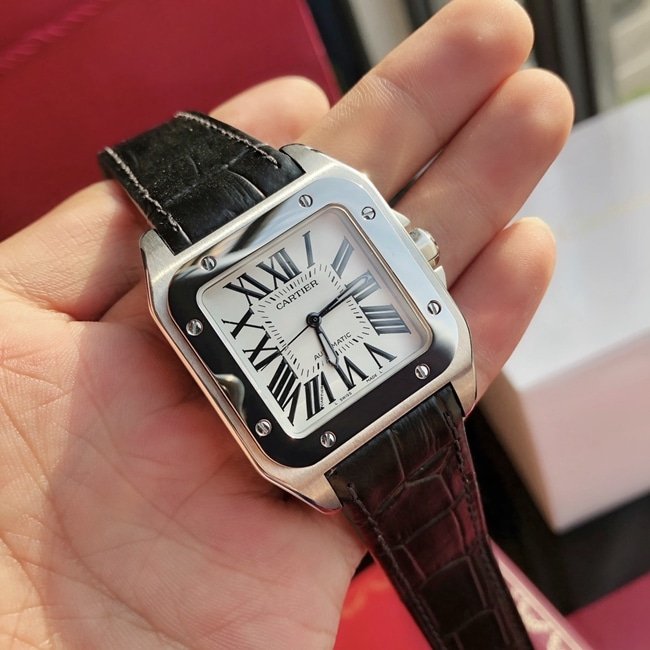 top-tier replica watch Cartier men's white dial black belt automatic movementleather strap watch front view