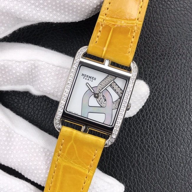 YFtop-tier replica watch Hermès white dial yellow belt quartzleather strap women's watch front view