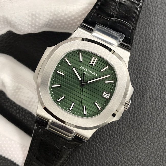 3k factory top-tier replica watch Patek Philippe men's green dial black belt Nautilus series leather strap watch front view