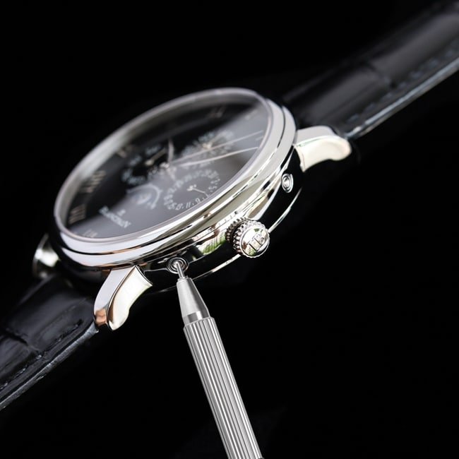 Blancpaintop-tier replica watch classic series 6656 automatic movement men's green dialleather strap watch side view