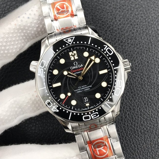 OR factory top-tier replicaOmega42mmSeamaster300m steel bracelet mechanical watch front view