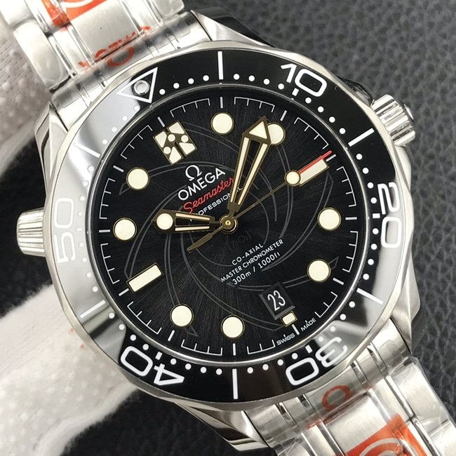 OR factory top-tier replicaOmega42mmSeamaster300m steel bracelet mechanical watch front view