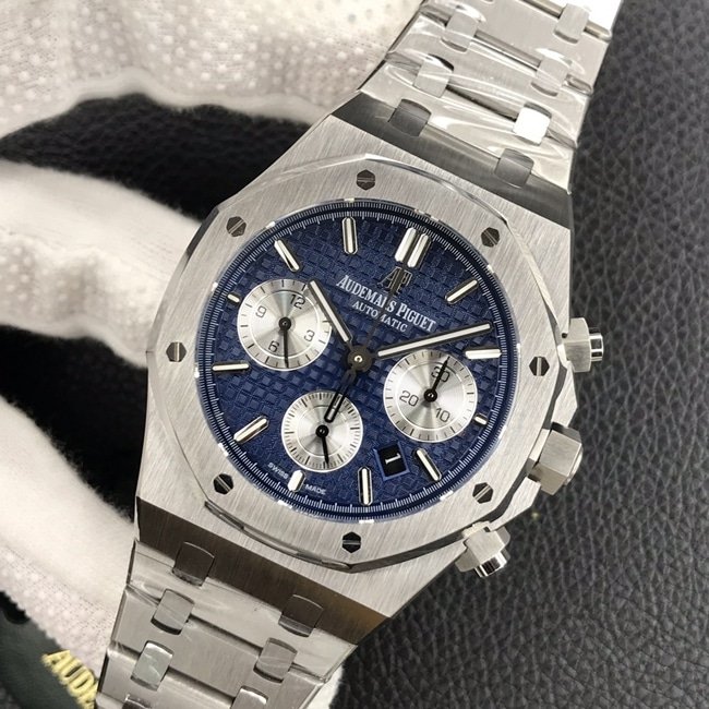 BF factory new top-tier replica watch Audemars PiguetRoyal Oak series 26331OR men's blue dialsteel braceletchronograph watch front view
