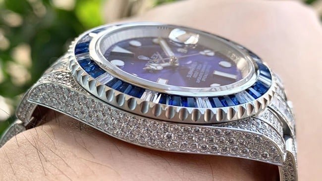 top-tier replica watch Rolex men's blue dialsteel braceletSubmariner type series fully automatic movement watch side view