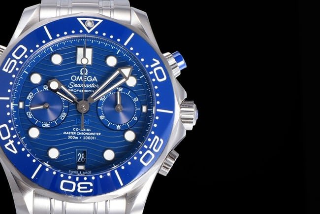 OM Factorytop-tier replica watch Omega men's 44mmSeamaster 300m blue dialsteel braceletchronograph watch detail shots