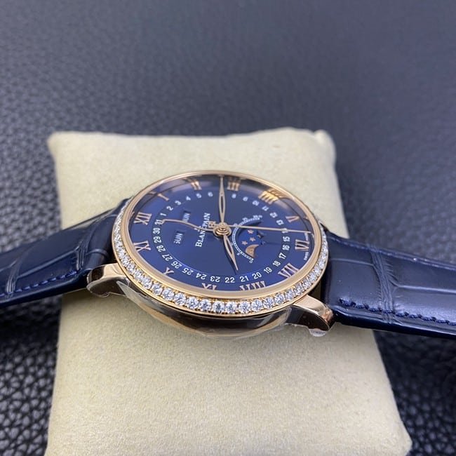 OM Factorytop-tier replica watch Blancpainvilleret classic series men's blue dial blue belt watch side view