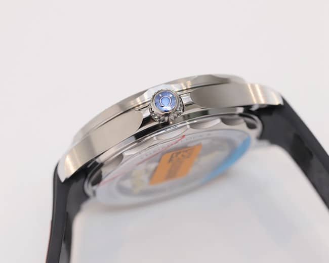 OR factory Omegatop-tier replica watch 42mmSeamaster300 men's black dialrubber strap watch side view