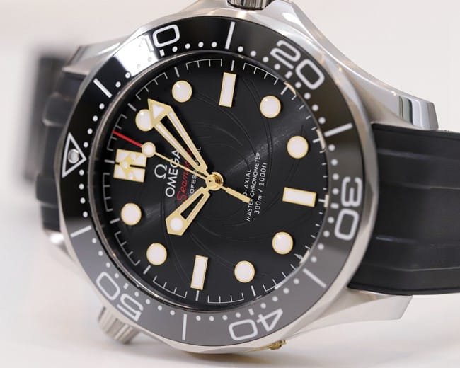 OR factory Omegatop-tier replica watch 42mmSeamaster300 men's black dialrubber strap watch front view