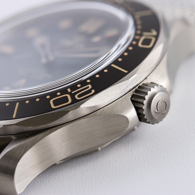 OR factory top-tier replica watch Omega men's black dialsteel bracelet watch detail shots