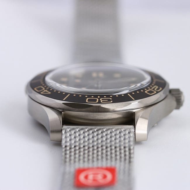 OR factory top-tier replica watch Omega men's black dialsteel bracelet watch detail shots