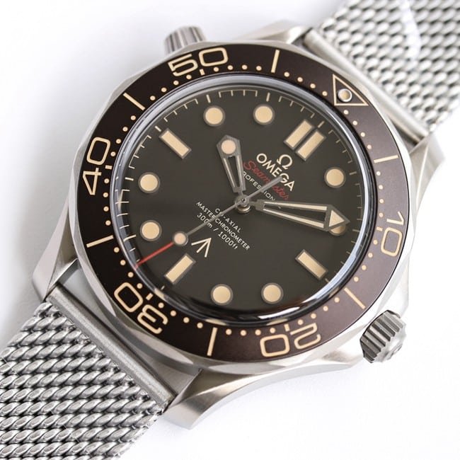 OR factory top-tier replica watch Omega men's black dialsteel bracelet watch front view