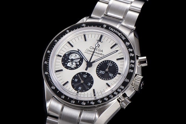 Top replica watch Omega men's white dial steel strap Snoopy series automatic mechanical watch front view