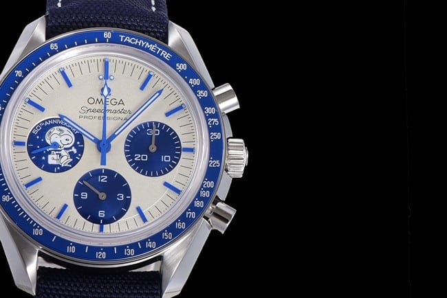 top-tier replica watch Omega men's white dial nylon strap Snoopy series watch detail shots
