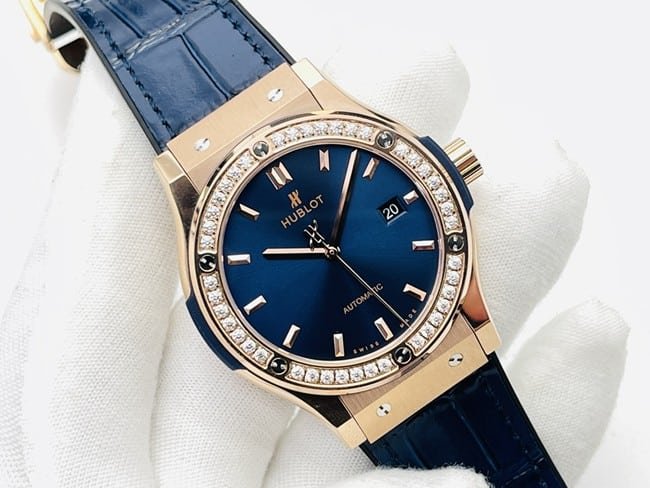 top-tier replica watch Hublot watch automatic movement men's blue dial blue belt Big Bang Sang Bleu series leather strap watch front view