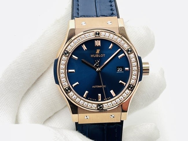 top-tier replica watch Hublot watch automatic movement men's blue dial blue belt Big Bang Sang Bleu series leather strap watch front view