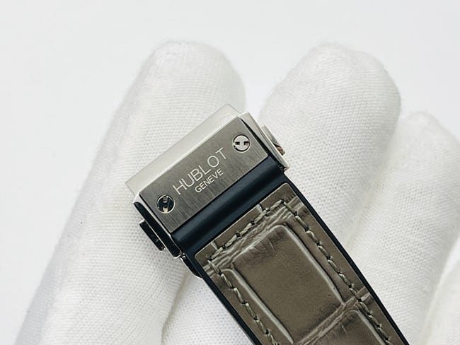 replica watch Hublot watch Big Bang Sang Bleu series men's black dial green strap watch clasp picture