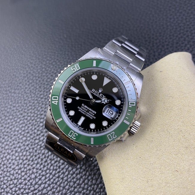 Clean Factorytop-tier replica watch Rolex men's black dialsteel braceletBlack Submariner41mm automatic movement watch front view
