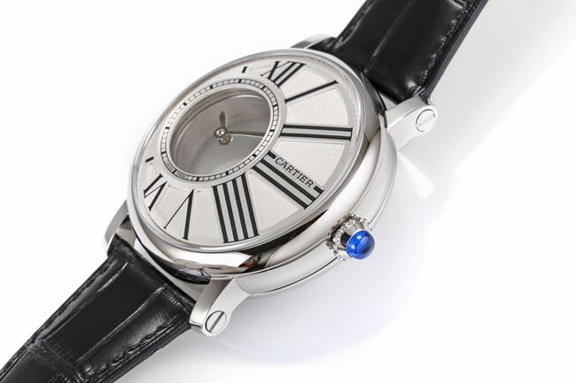 top-tier replica watch Cartier men's white dial black belt fully automatic movementleather strap watch side view