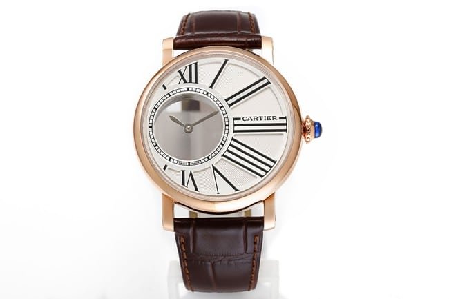 Cartier WHRO0060 Herrenuhr 1:1 Super Clone mit weißem Zifferblatt, roségoldenem Gehäuse und Faltschließe – Rotonde de Cartier — detailed review and buying guide | Watch Replica Expert