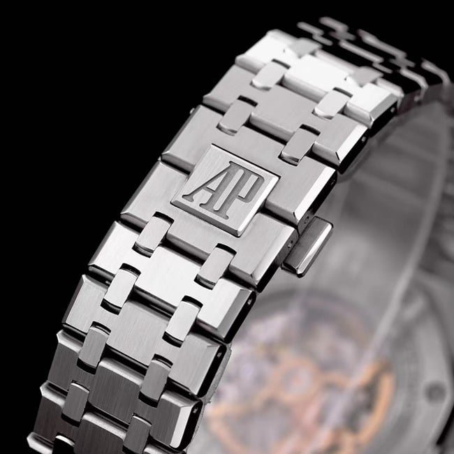 Audemars Piguettop-tier replica watch automatic movement men's black dialsteel braceletRoyal Oak series watch clasp picture