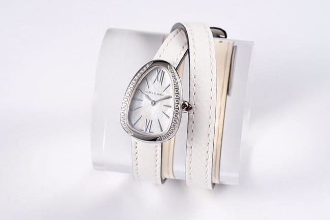 BV factory top-tier replica watch BvlgariquartzSerpenti series women's white dialleather strap watch front view