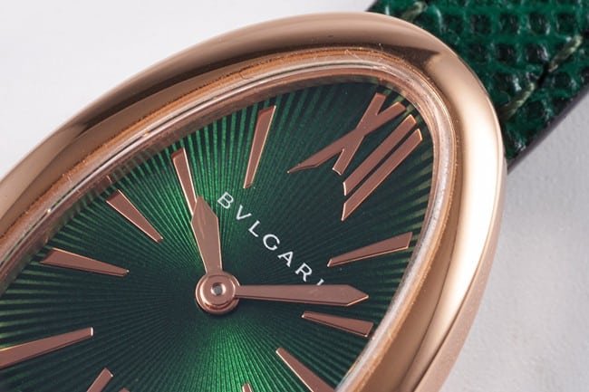 BV factory Bvlgaritop-tier replica watch ladies green dial green strap quartzSerpenti series leather strap watch detail shots