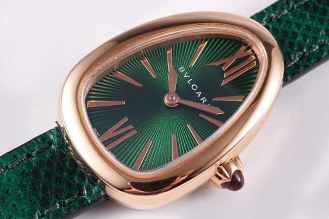 BV factory Bvlgaritop-tier replica watch ladies green dial green strap quartzSerpenti series leather strap watch front view