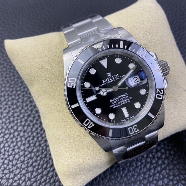 Clean factory Rolex top replica watch men's black dial steel band Black Submariner mechanical watch front view