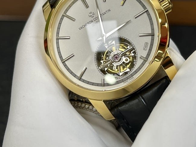 Vacheron Constantintop-tier replica watch men's white dial black belt tourbillon mechanical leather strap watch detail shots