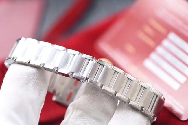 8848F factory top-tier replica watch Cartier ladies white dialsteel bracelet tank series quartz watch clasp picture