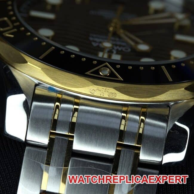 VS FactoryOmegatop-tier replica watch Seamaster series 300 gold steel bracelet ceramic bezel8800movement fully automatic movement watch detail shots