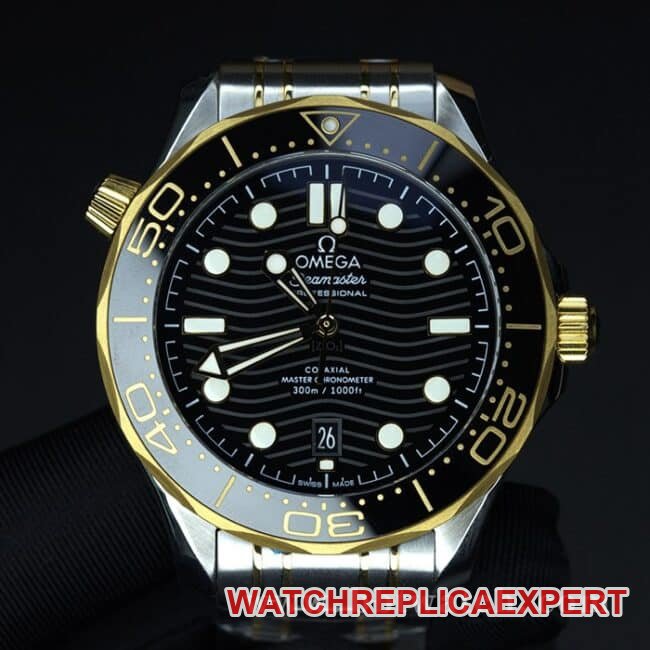 VS FactoryOmegatop-tier replica watch Seamaster series 300 gold steel bracelet ceramic bezel8800movement fully automatic movement watch front view