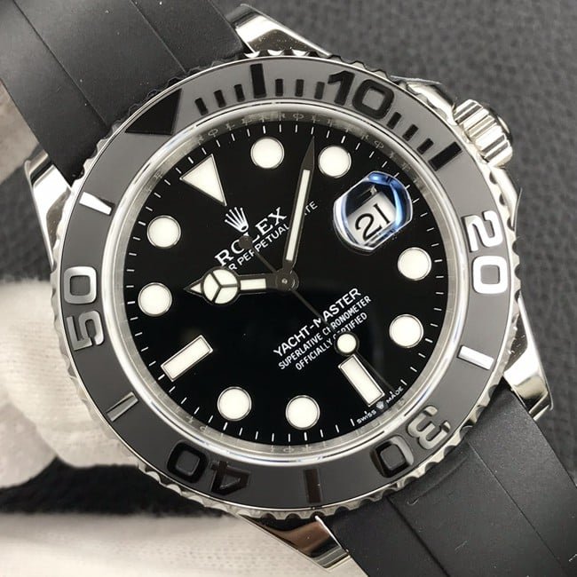 EW Factorytop-tier replica watch Rolex men's black dialrubber strap Yacht-Master 42 series automatic movement watch front view