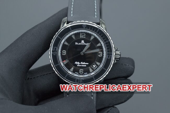 Reloj para hombre ZF Factory Blancpain Fifty Fathoms, esfera negra, correa de nailon, caja de 43 mm, réplica superior 1:1 5015-12B30-B52 — luxury replica watch guide | Watch Replica Expert