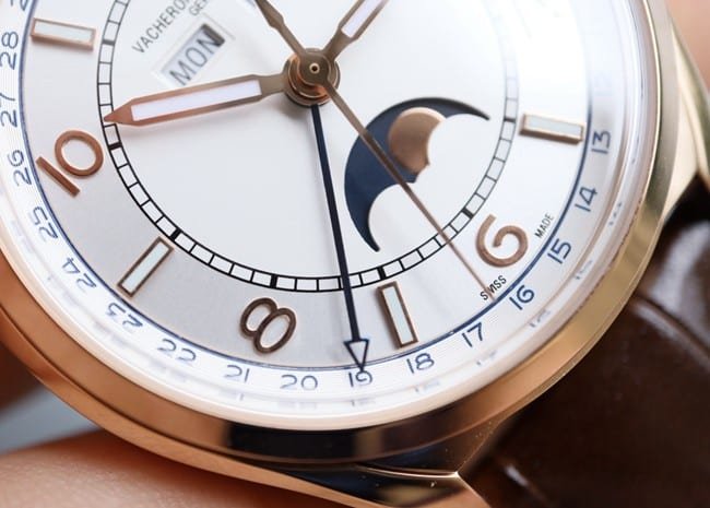 top-tier replicaVacheron Constantinhigh-quality replica men's white dial brown belt full date display series automatic movementleather strap watch detail shots