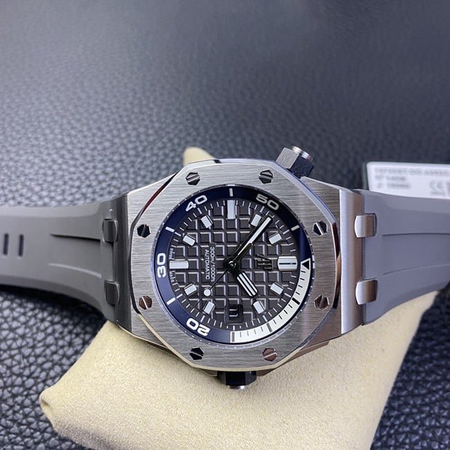 BF factory top-tier replicaAudemars Piguethigh-quality replica men's black dialrubber strap new automatic movement watch front view