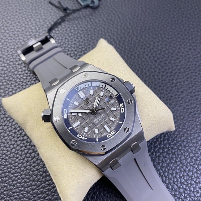 BF factory top-tier replicaAudemars Piguethigh-quality replica men's black dialrubber strap new automatic movement watch front view
