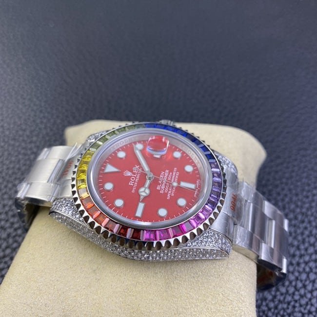 Rolextop-tier replica fully automatic movementSubmariner series red plate steel bracelet watch side view