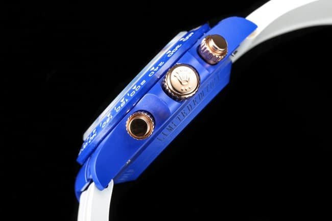 TW factory top-tier replicaRolexhigh-quality replica fully automatic movementDaytona series men's gold plate rubber strap watch side view