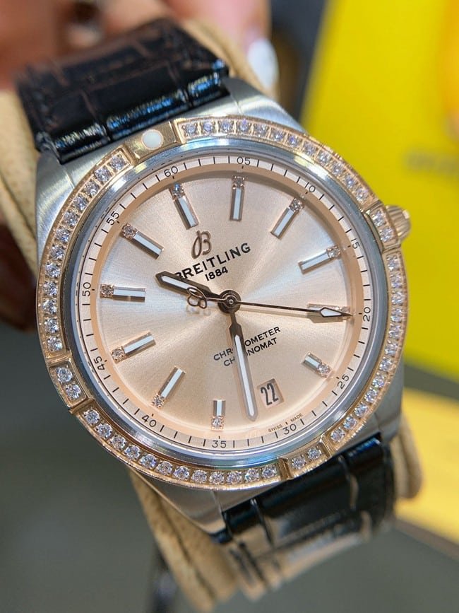 top-tier replicaBreitlinghigh-quality replica ladies gold plate black belt full automatic movement Nanhai capsule series leather strap watch front view