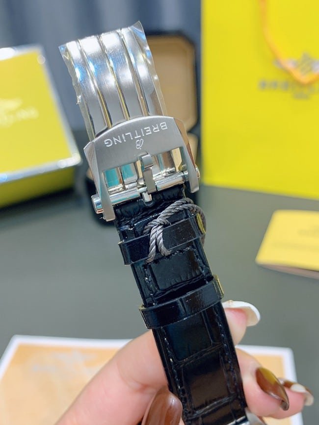 top-tier replicaBreitlinghigh-quality replica ladies gold plate black belt full automatic movement Nanhai capsule series leather strap watch clasp picture