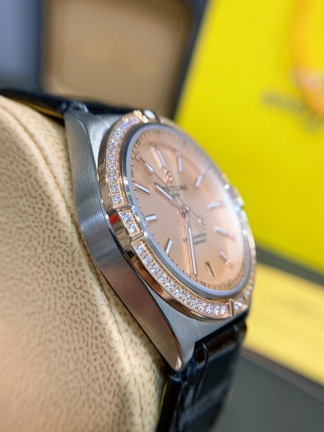 top-tier replicaBreitlinghigh-quality replica ladies gold plate black belt full automatic movement Nanhai capsule series leather strap watch side view