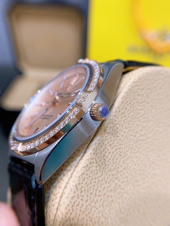 top-tier replicaBreitlinghigh-quality replica ladies gold plate black belt full automatic movement Nanhai capsule series leather strap watch side view
