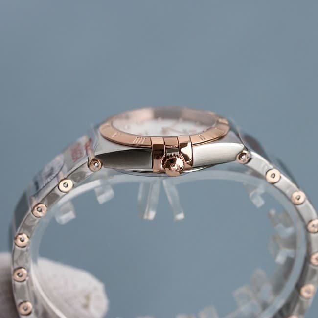 TW factory top-tier replicaOmega watch constellation series quartz women's white dialsteel bracelet watch side view