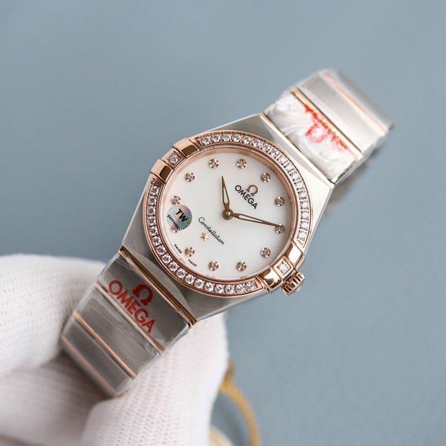 TW factory top-tier replicaOmegasuper clonequartz women's white dialsteel bracelet constellation series watch front view