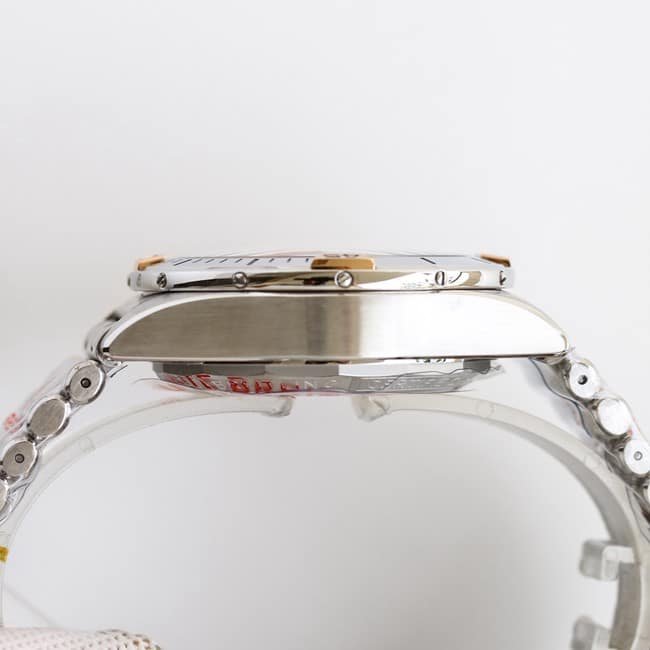 top-tier replicaBreitlinghigh-quality replica bullet chainAsia-7750movement42mm white dialsteel bracelet men's side view