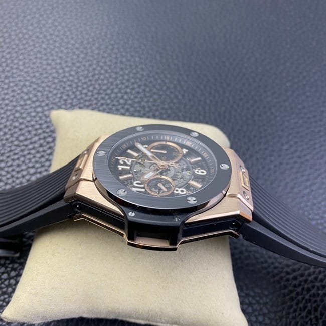 Hublot top-tier replica watch Big Bang series men's black dialrubber strap full automatic movement side view