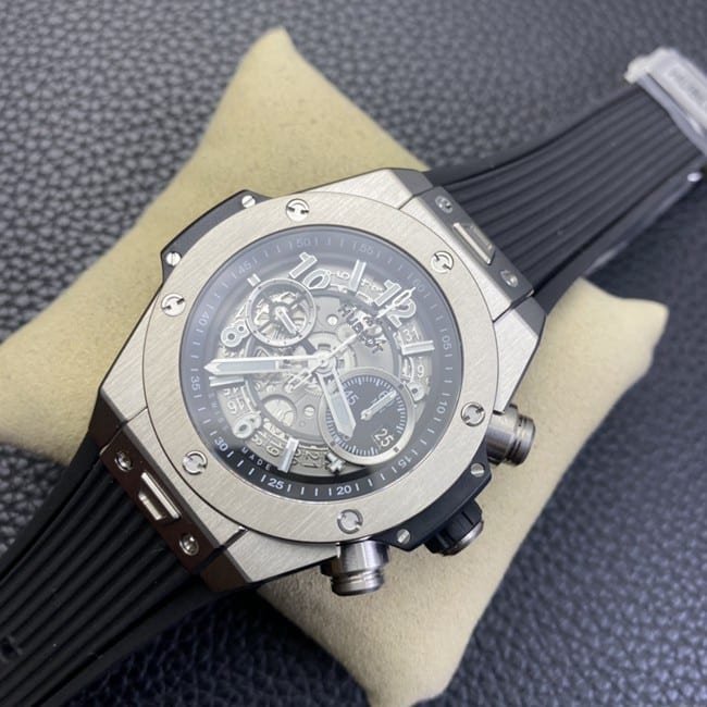 Hublottop-tier replica watch big bang series men's black dialrubber strap full automatic movement front view